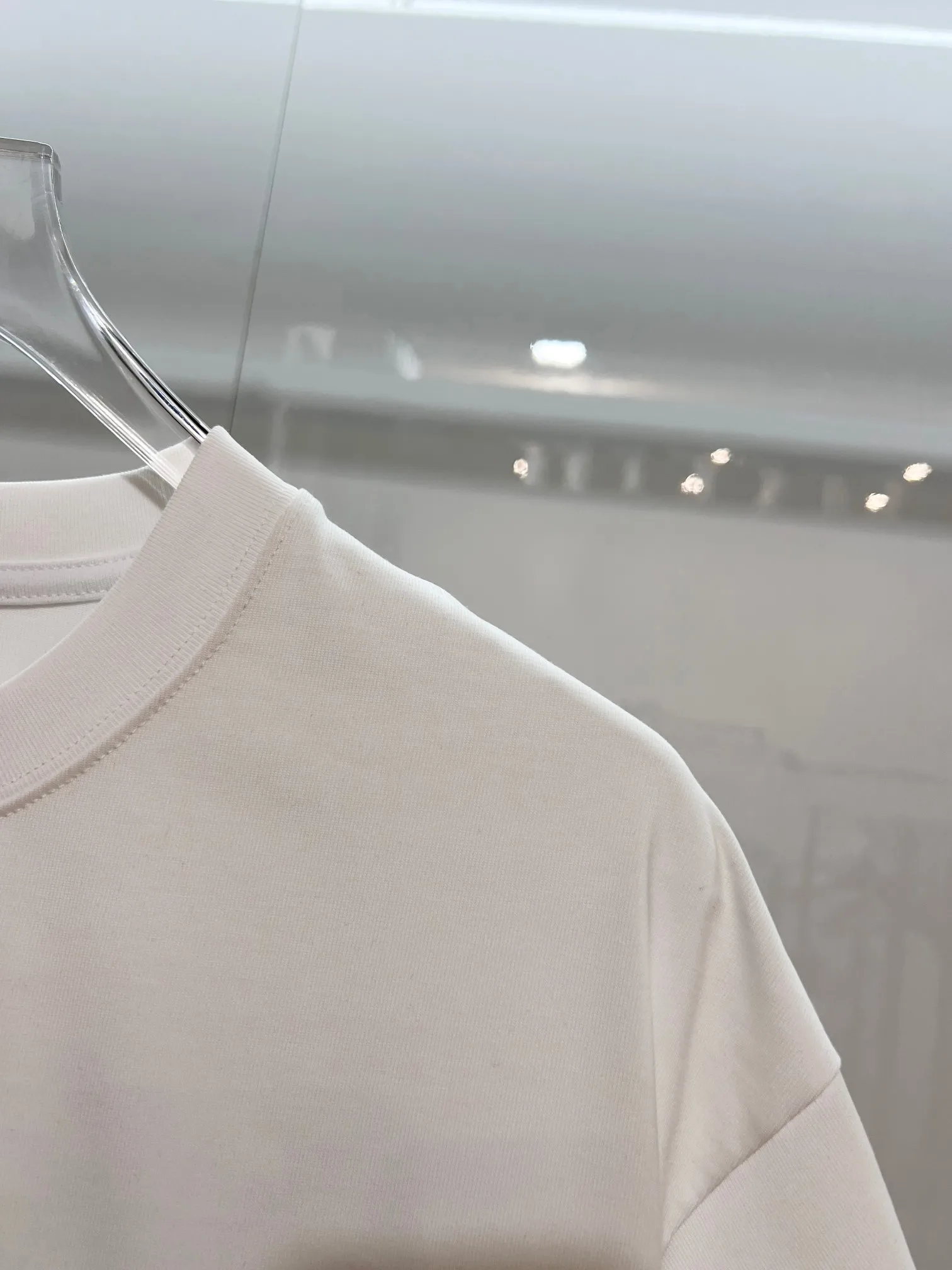 LOEWE/ Quality T Classic LOGO 2025ss Quality Versatile Quality : Black.White Size：S M L XL